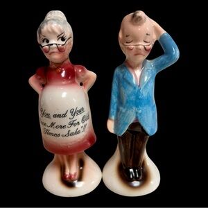 Enesco Couple Salt & Pepper ceramic Shakers Vintage 1960’s Japan.